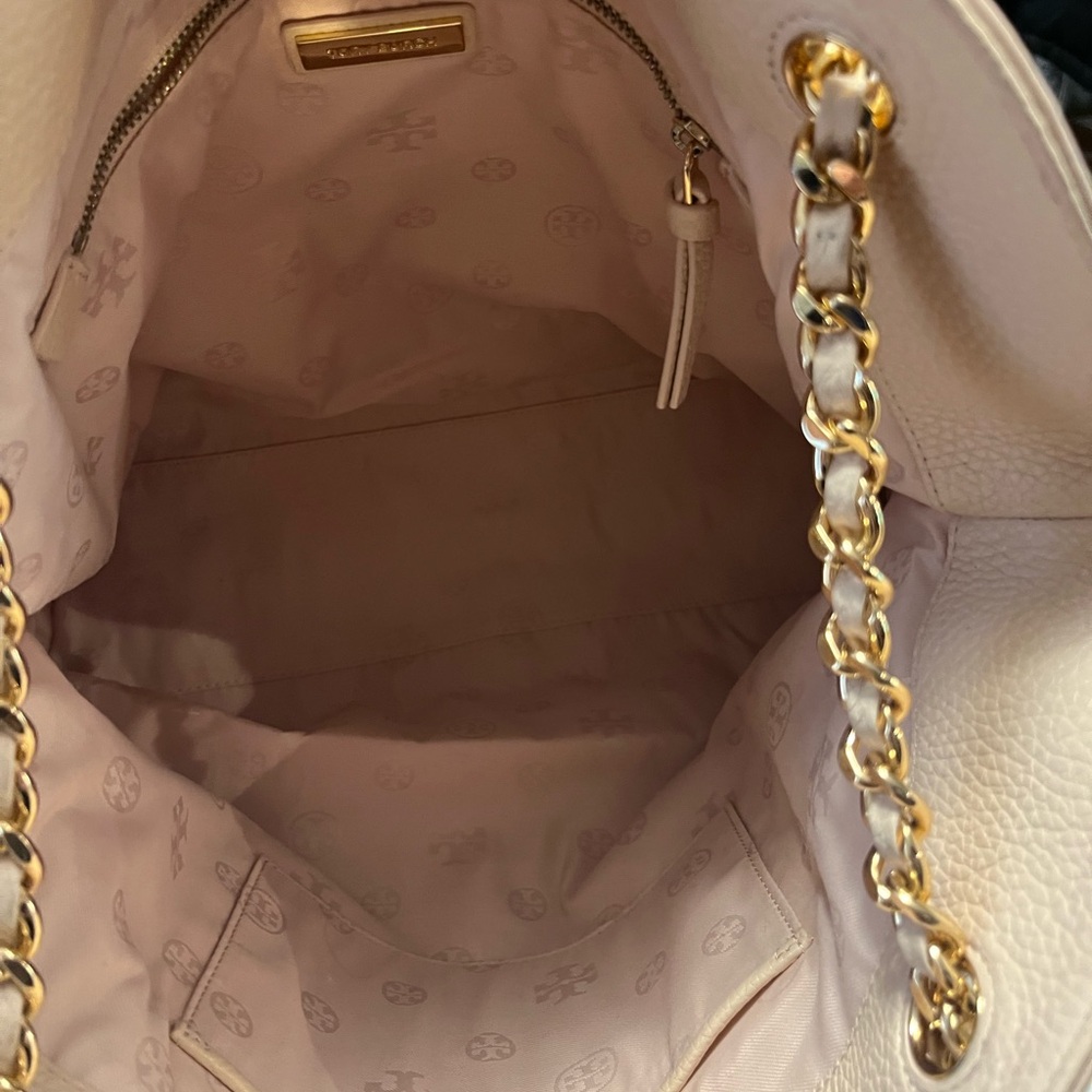 Tory Burch Light Blush Pebbled Leather Shoulder Tote with Gold Chain Handles - Picture 4 of 16
